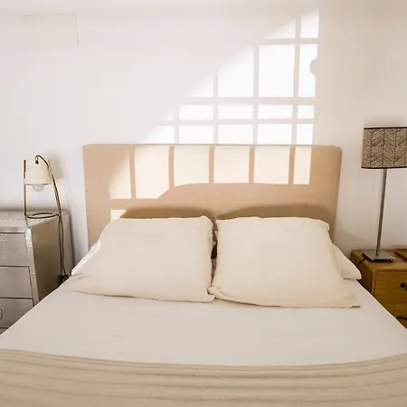 アパート Beautiful Duplex In